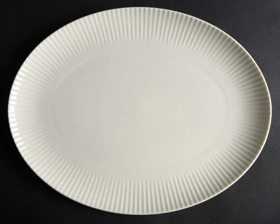 Tisbury 15" Oval Serving Platter by Wedgwood-1