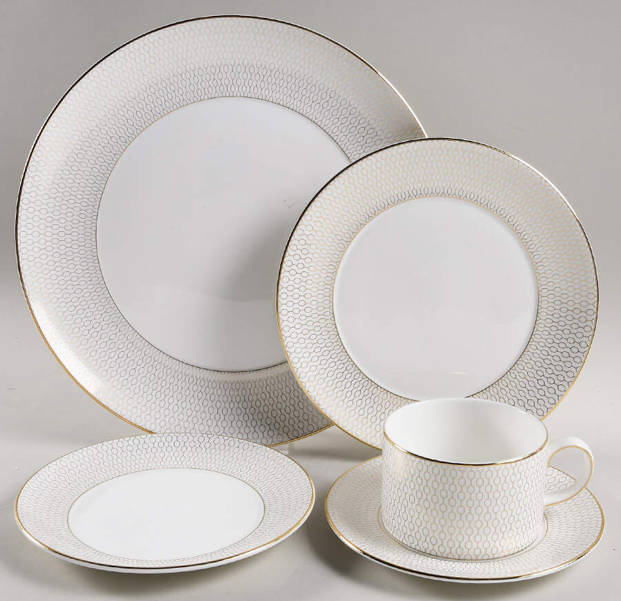 Arris Gio Gold 5 Piece Place Setting by Wedgwood-1