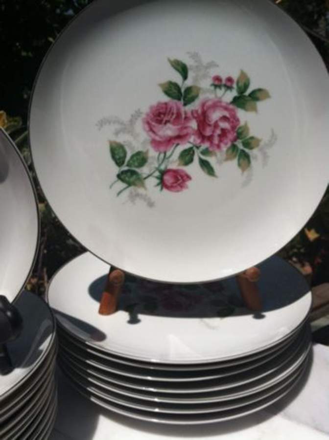WLW6 Dinner Plate by Willow (Japan)-1