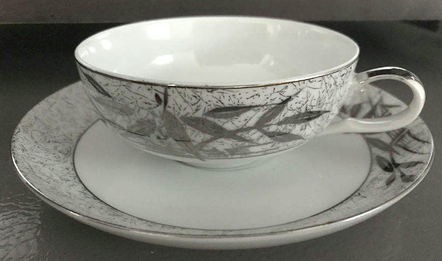 WLW7 Flat Cup & Saucer Set by Willow (Japan)-1