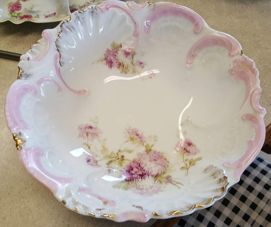 WEI143 9" Round Vegetable Bowl by Weimar-1