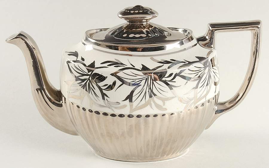 5004 Teapot & Lid by Arthur Wood-1