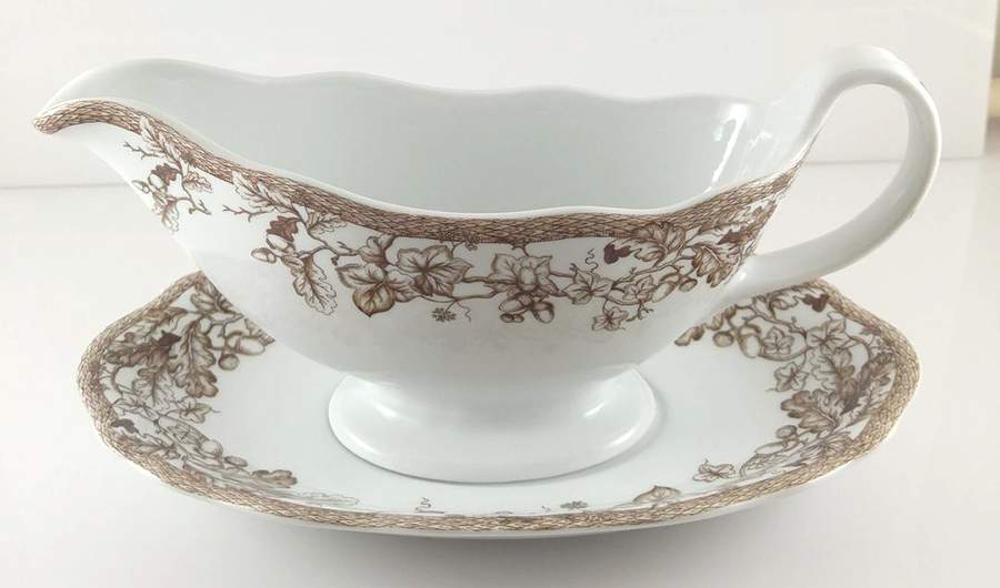 Plymouth Gravy Boat & Underplate by Williams-Sonoma-1