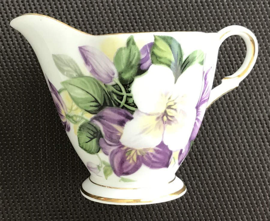 463-52 Creamer by Windsor (England)-1