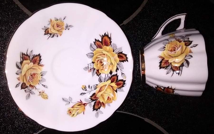 1338-81 Flat Cup & Saucer Set by Windsor (England)-1