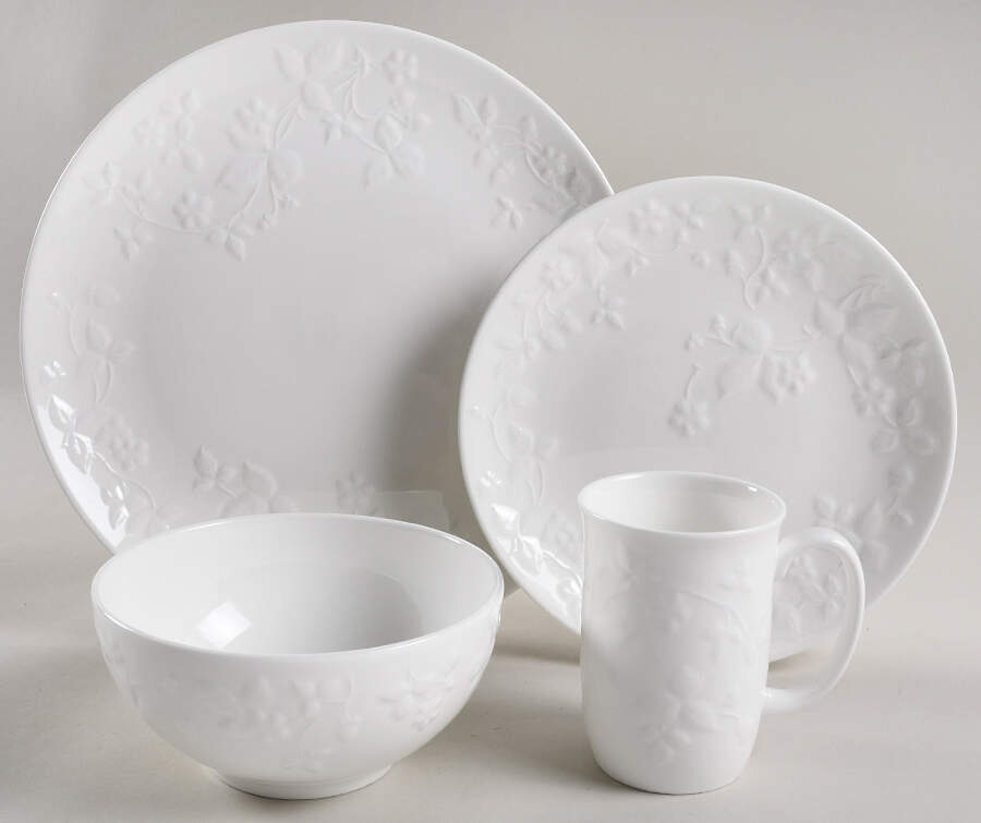 Wild Strawberry White 4 Piece Place Setting by Wedgwood-1