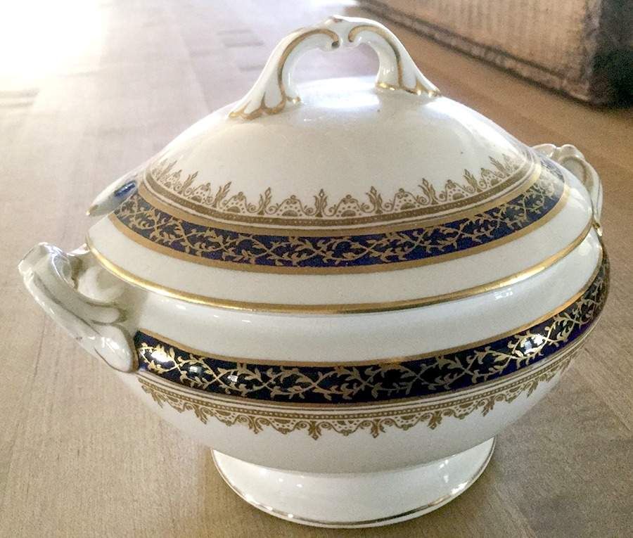 8820 Small Round Covered Vegetable by Wedgwood-1