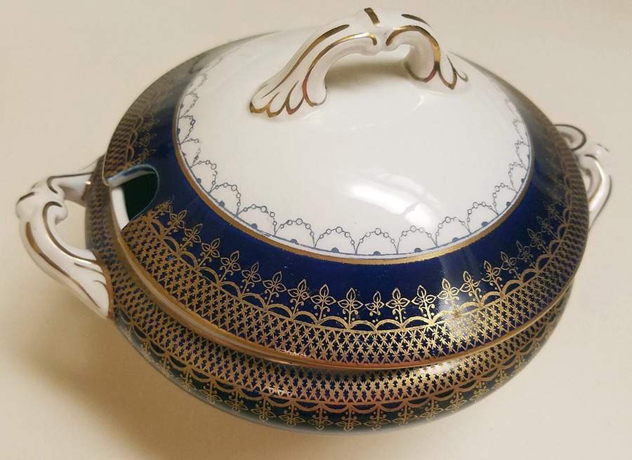 8688 Sugar Bowl & Lid by Wedgwood-1