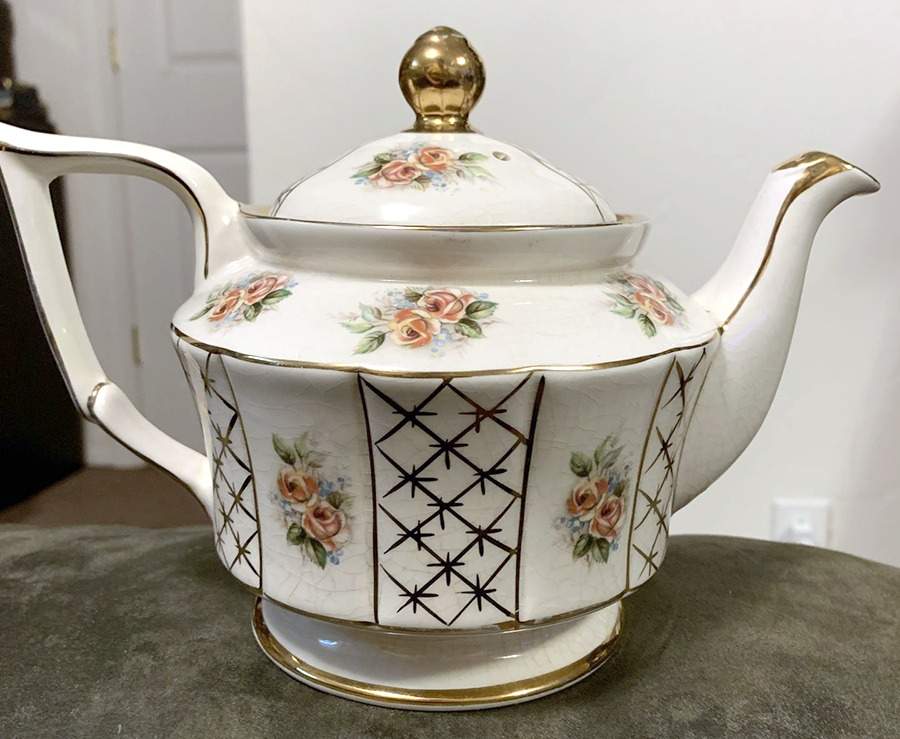 Hampton Teapot & Lid by Arthur Wood-1