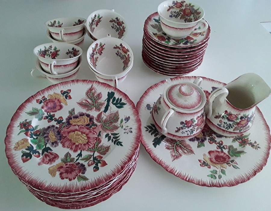 Ak8314 Flat Cup & Saucer Set by Wedgwood-1