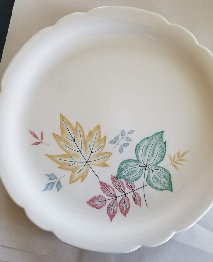 Florama Dinner Plate by Walker-1