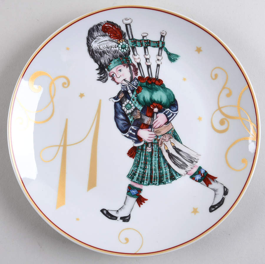12 Days of Christmas (Scrolls and Stars) Salad/Dessert Plate by Williams-Sonoma-1