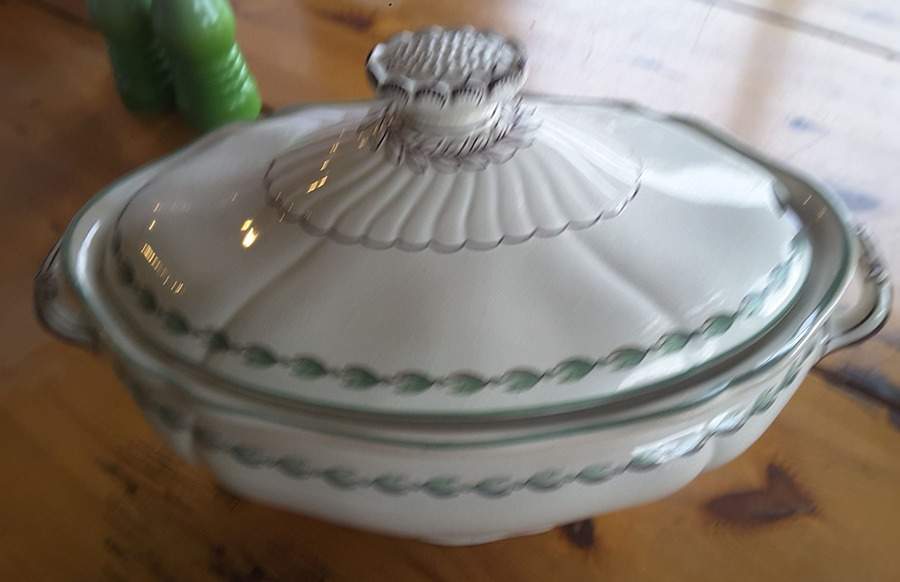 A4219 Tureen &  Lid by Wedgwood-1