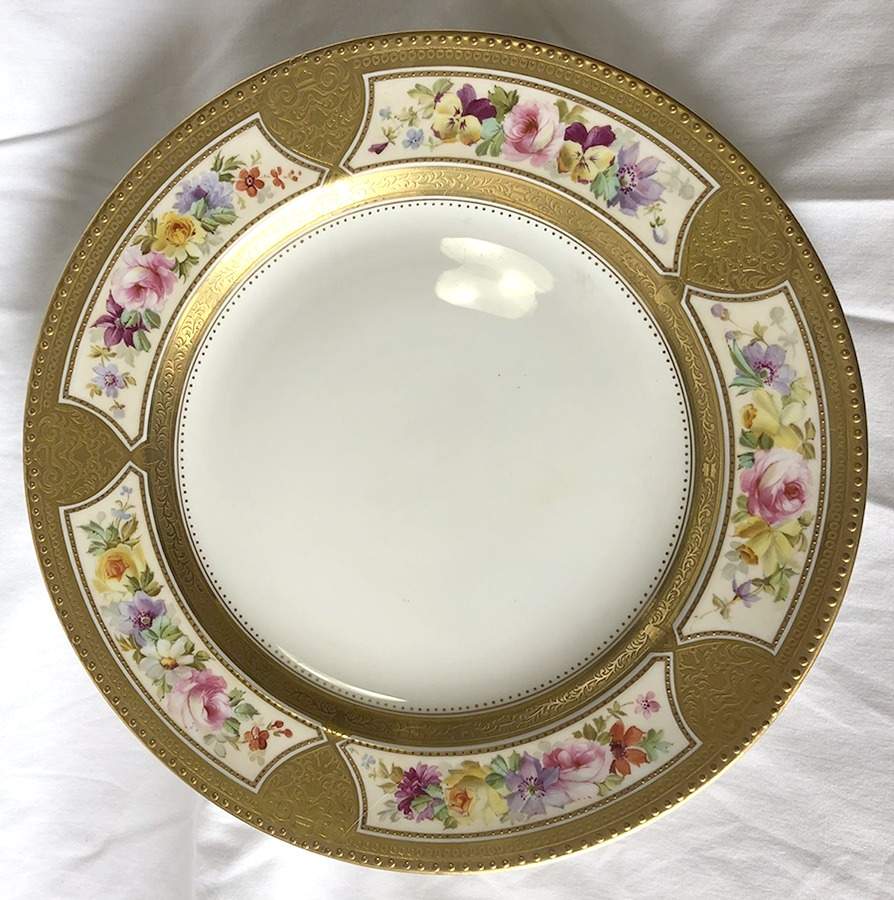WW702 Dinner Plate by Wedgwood-1