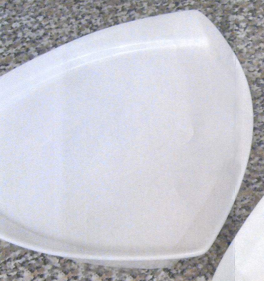 Sam & Squito Triangular Salad Plate by Xiahe Co-1