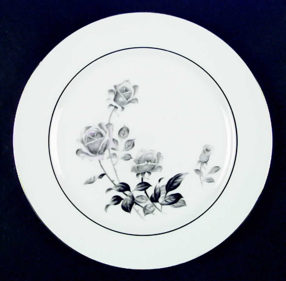 2351 Dinner Plate by Yamaka-1