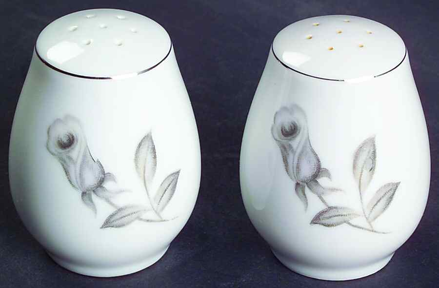 2351 Salt & Pepper Set by Yamaka-1