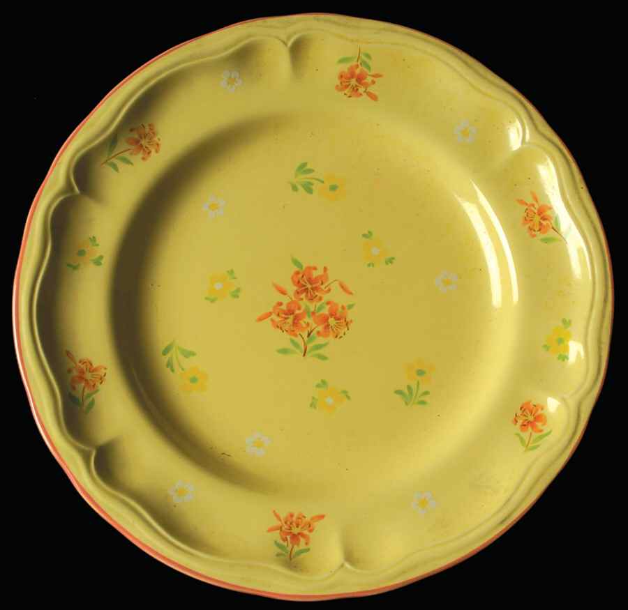 Auberge Yellow 12" Chop Plate (Round Platter) by Yamaka-1