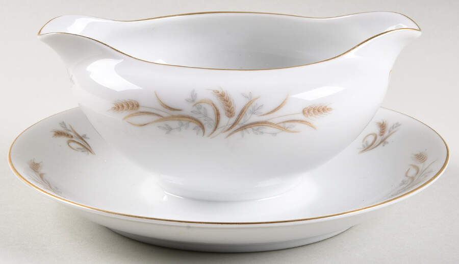 Ballet Gravy Boat with Attached Underplate by Yamaka-1