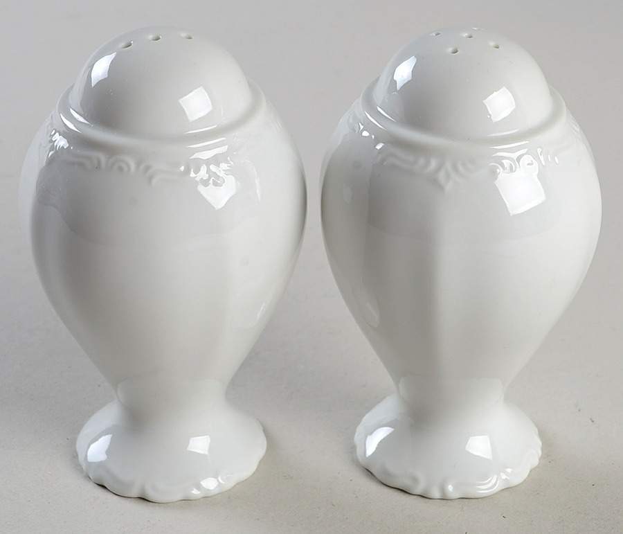 Classic Baroque Salt & Pepper Set by Yamaka-1