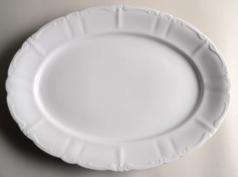Classic Baroque 16" Oval Serving Platter by Yamaka-1