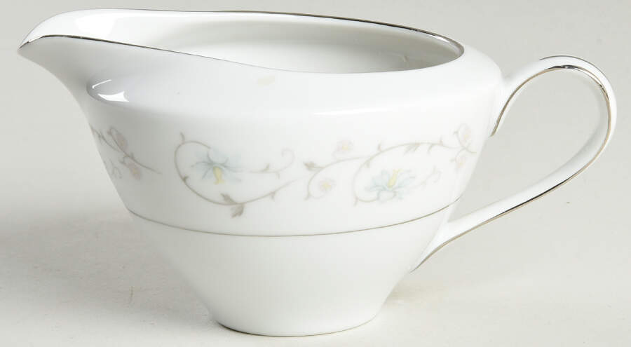 Delicate Creamer by Yamaka-1
