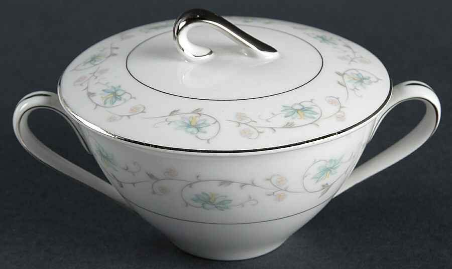 Delicate Sugar Bowl & Lid by Yamaka-1