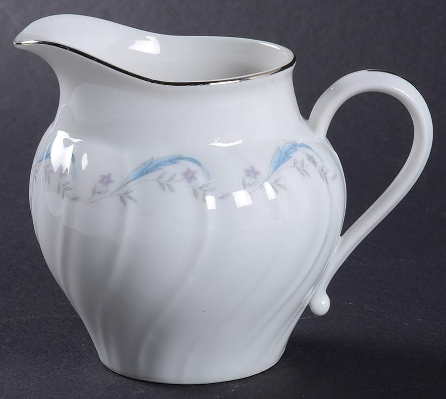 Elegance Creamer by Yamaka-1