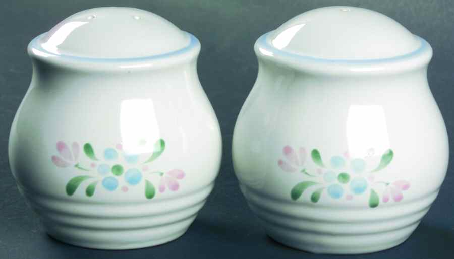 Fascino Salt & Pepper Set by Yamaka-1