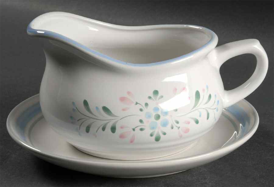 Fascino Round Gravy Boat & Underplate by Yamaka-1