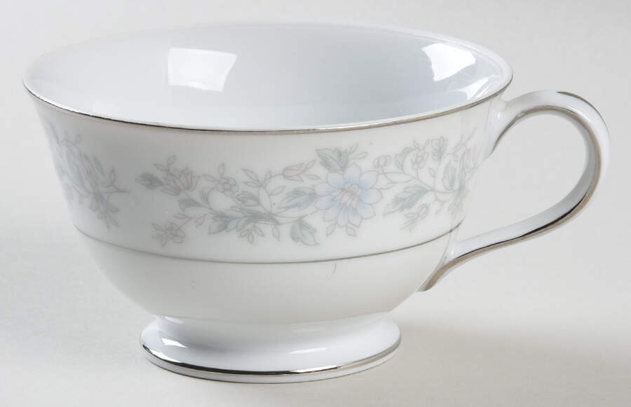 Grace Footed Cup by Yamaka-1