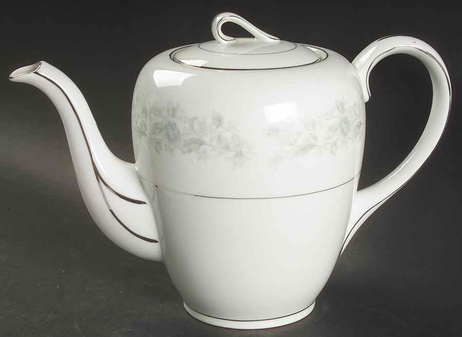 Grace Coffee Pot & Lid by Yamaka-1