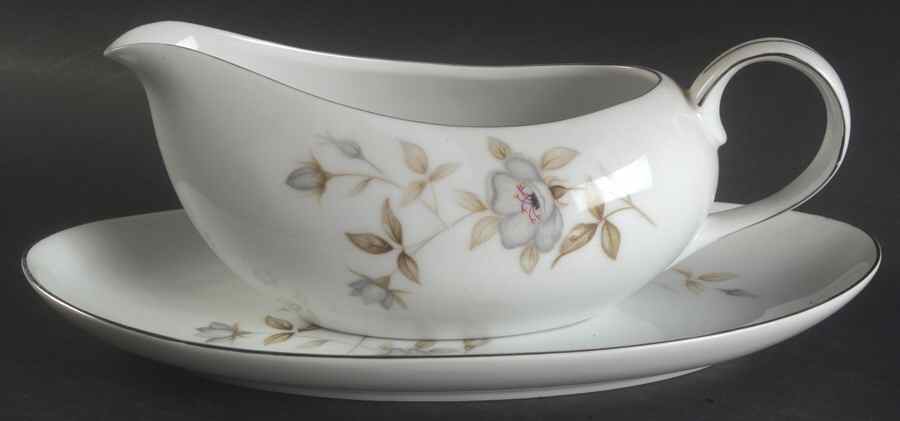 Maytime Gravy Boat & Underplate/Relish by Yamaka-1