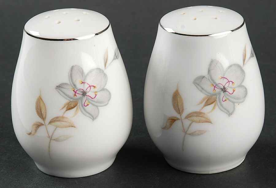 Maytime Salt & Pepper Set by Yamaka-1