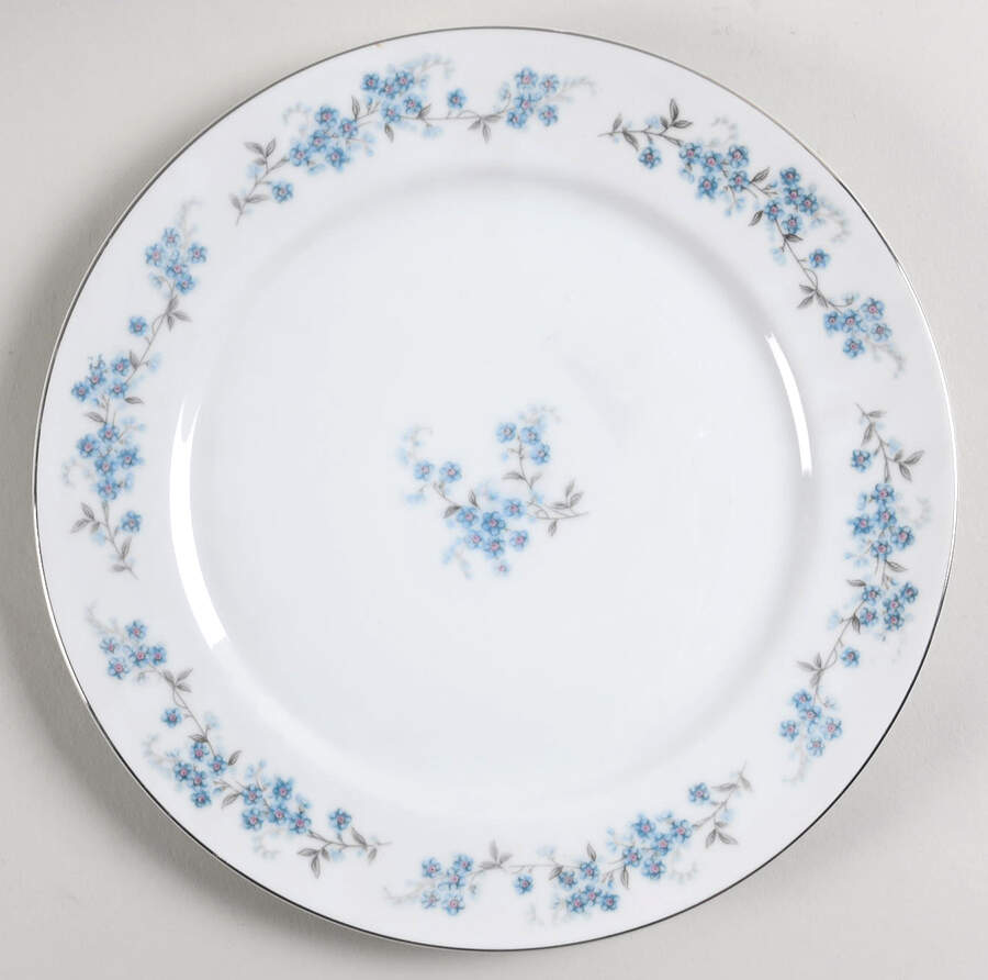 Nancy (Center Design) Dinner Plate by Yamaka-1