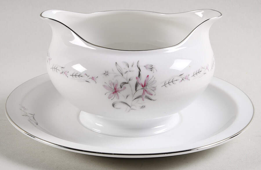 Rhapsody Gravy Boat with Attached Underplate by Yamaka-1