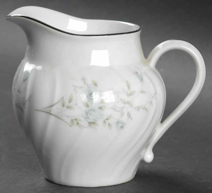 Sherwood Creamer by Yamaka-1
