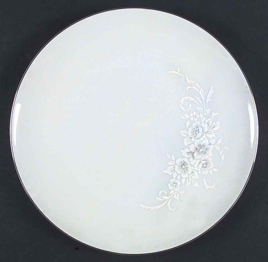 Silver Brocade Dinner Plate by Yamaka-1