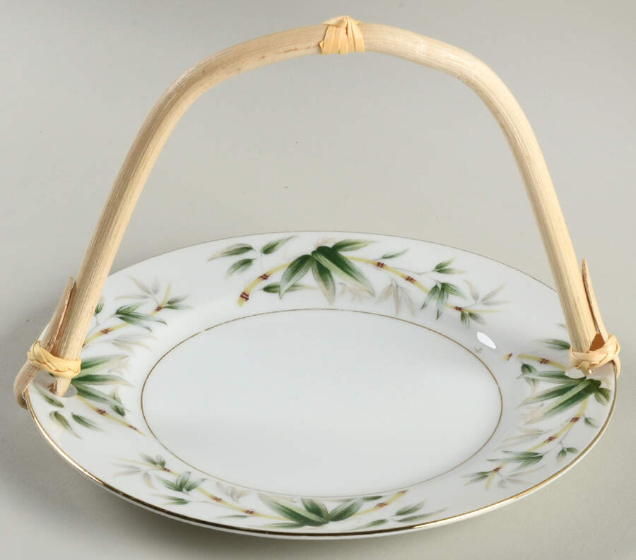 South Wind 5 3/8"-5 5/8" Bamboo Handled Serving Plate  HC by Yamaka-1