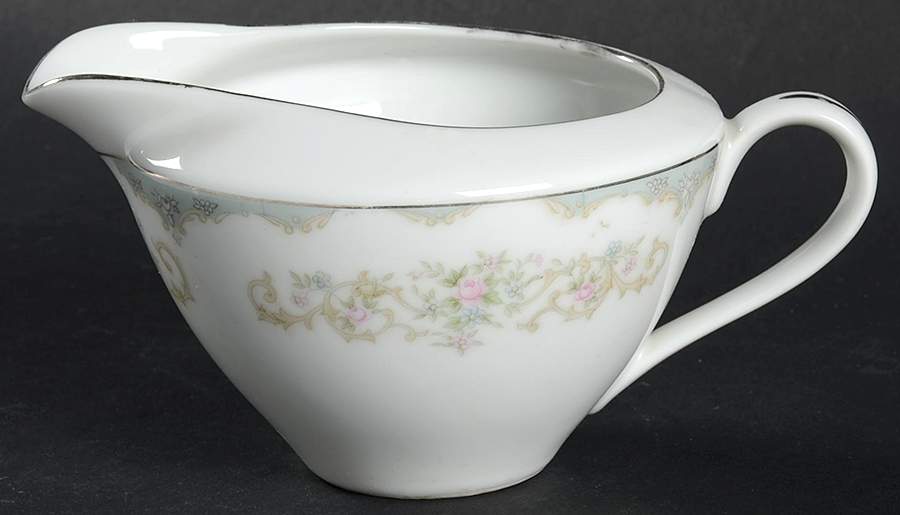 Tudor Rose Creamer by Yamaka-1