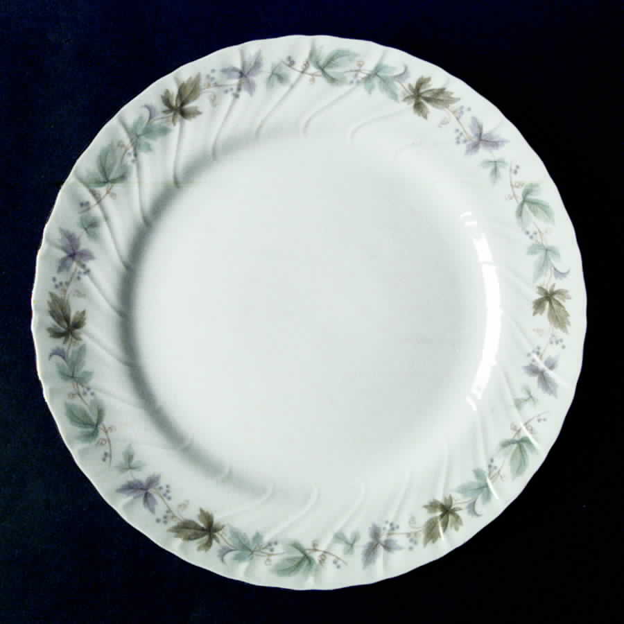 Vineyard Dinner Plate by Yamaka-1