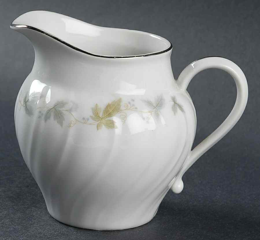 Vineyard Creamer by Yamaka-1