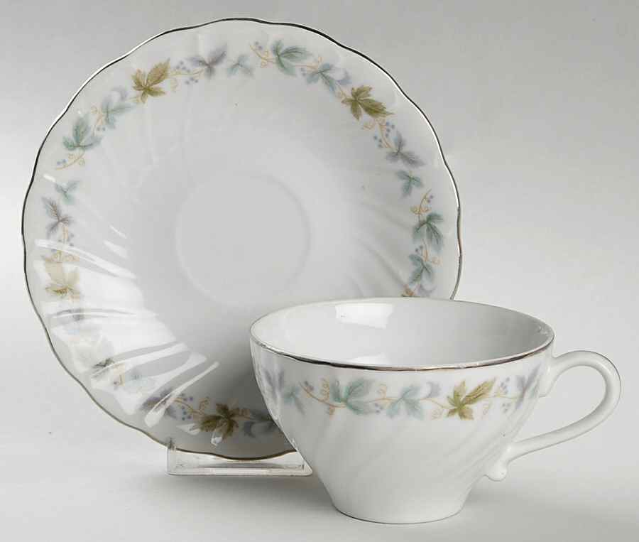 Vineyard Flat Cup & Saucer Set by Yamaka-1