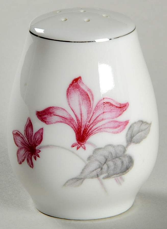 Woodbine Pepper Shaker by Yamaka-1