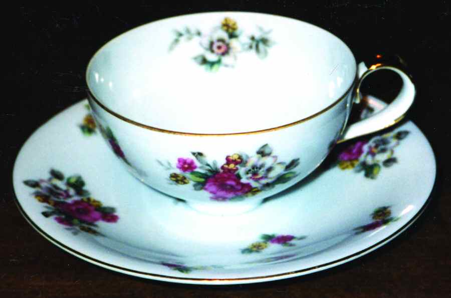YAM8 Footed Cup & Saucer Set by Yamaka-1