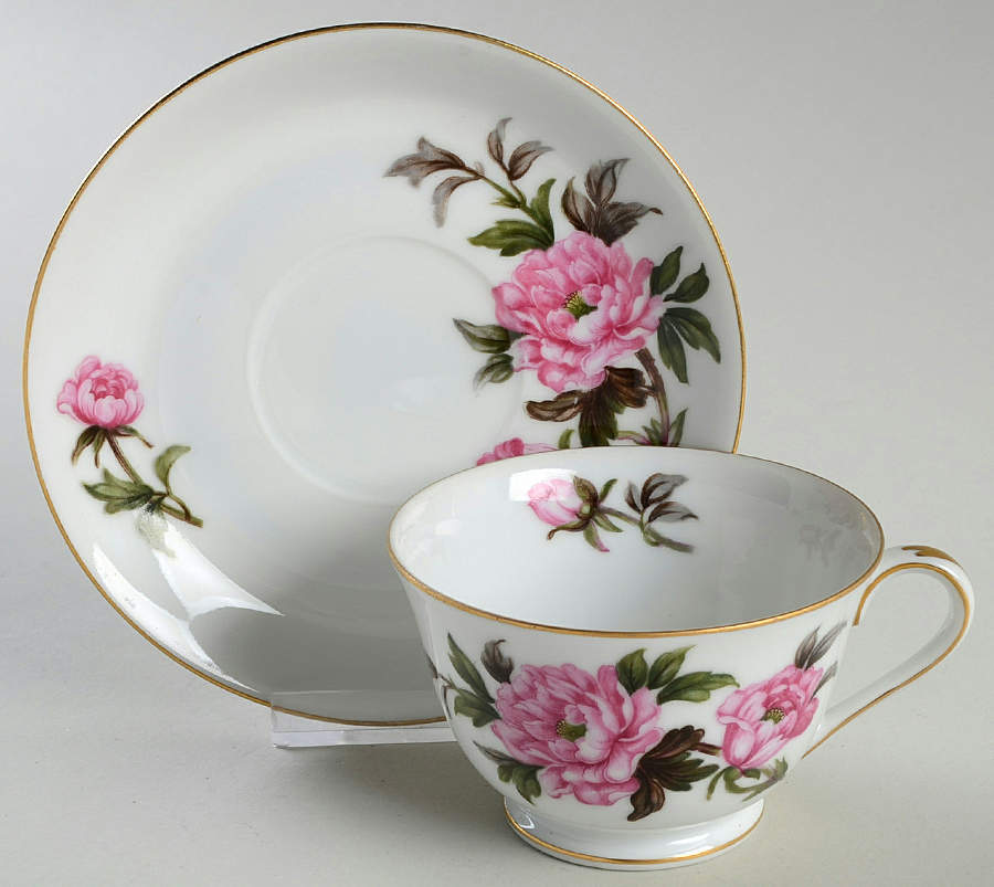 Bellaire Footed Cup & Saucer Set by Yamato-1