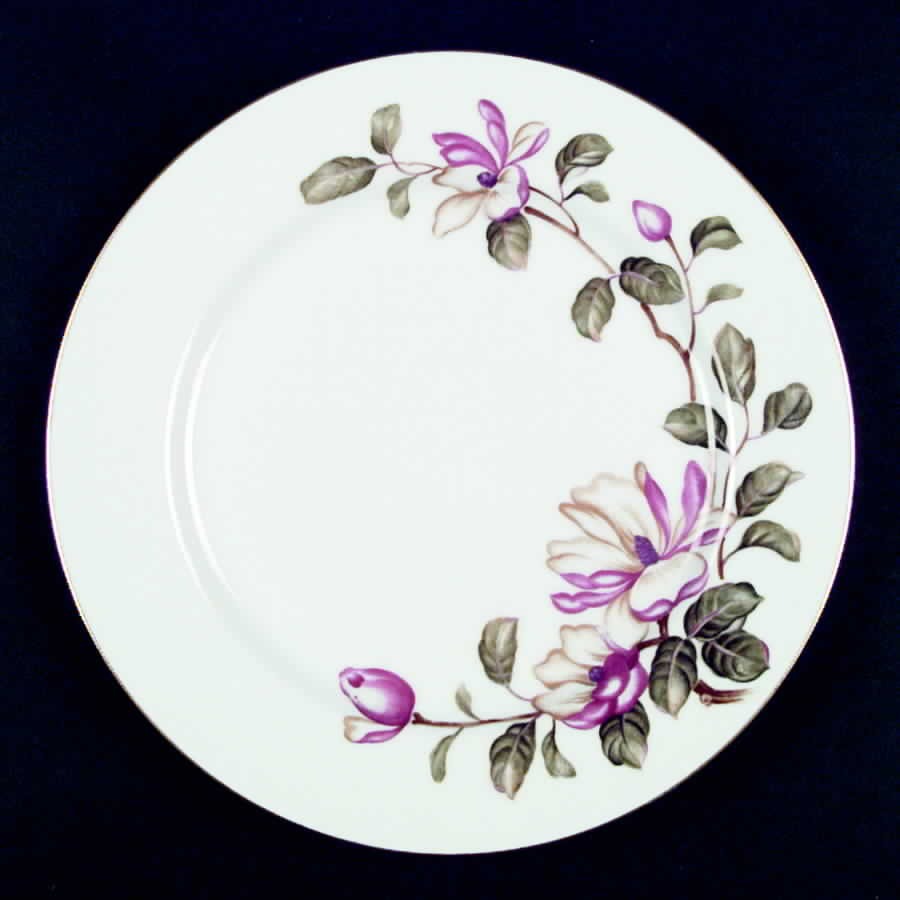 Canterbury Dinner Plate by Yamato-1