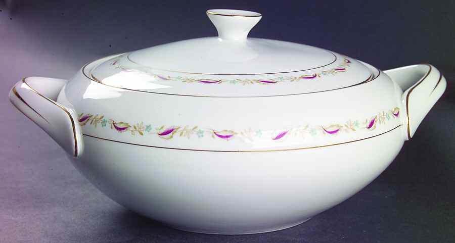 Heirloom Round Covered Vegetable by Yamato-1