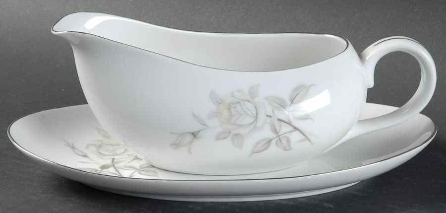 Velour Gravy Boat & Underplate by Yamato-1