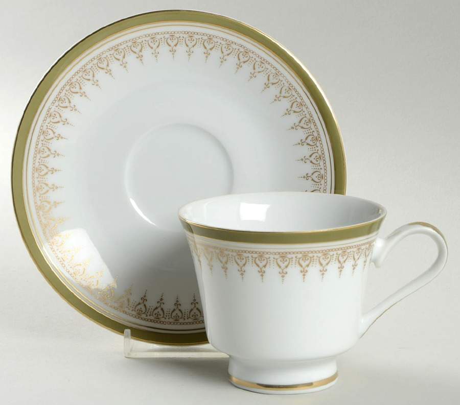 Huntington Footed Cup & Saucer Set by Yamaka-1